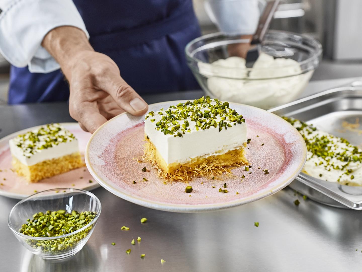 Greek ekmek kataifi