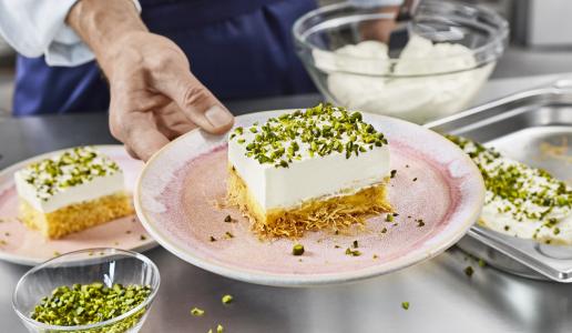 Greek ekmek kataifi